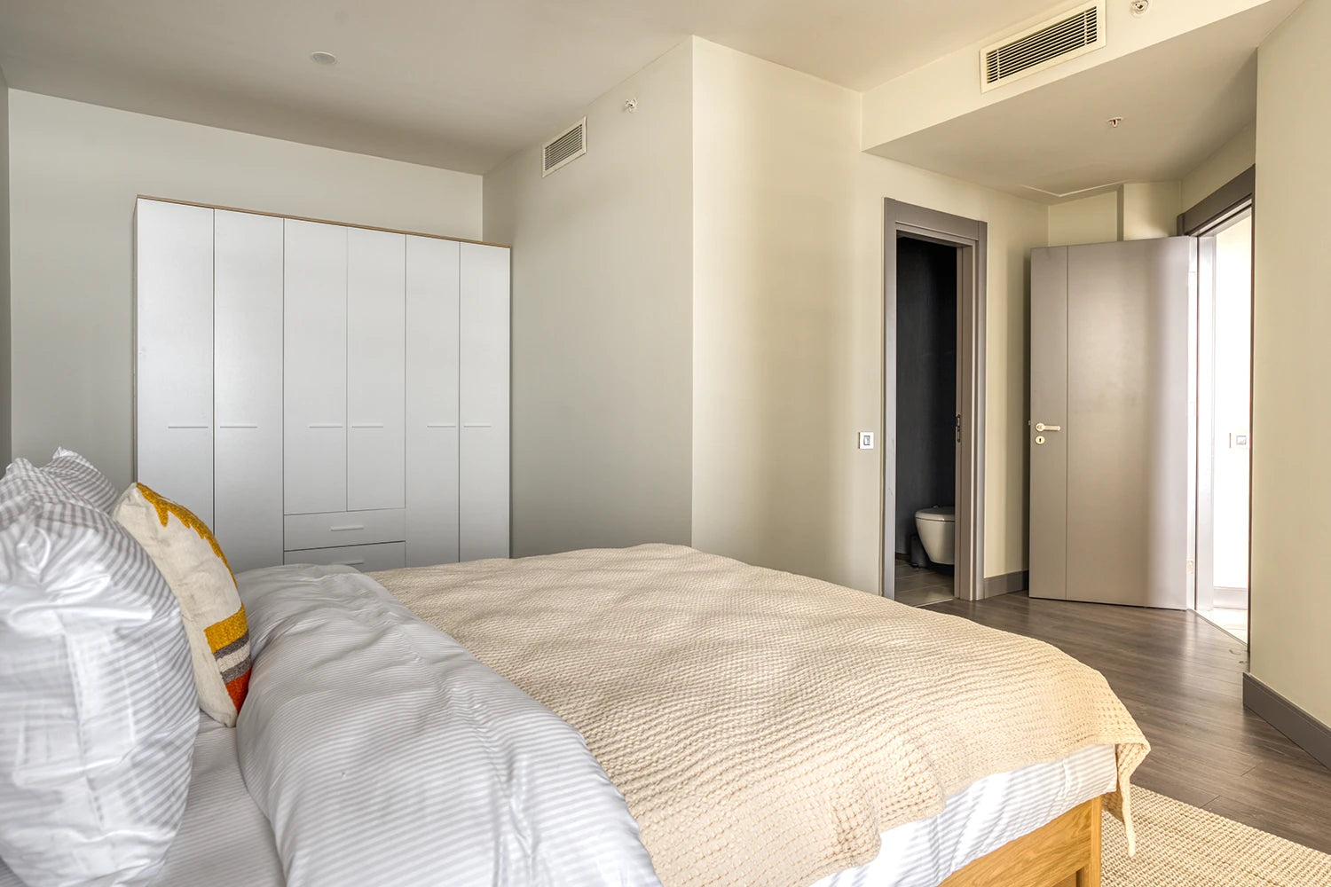 Base 6 Door Wardrobe